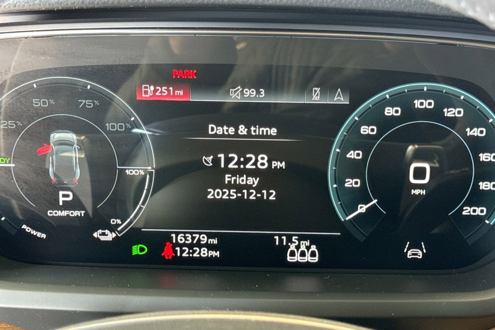 Used 2023 Audi e-tron GT Prestige w/ Prestige Package image 11