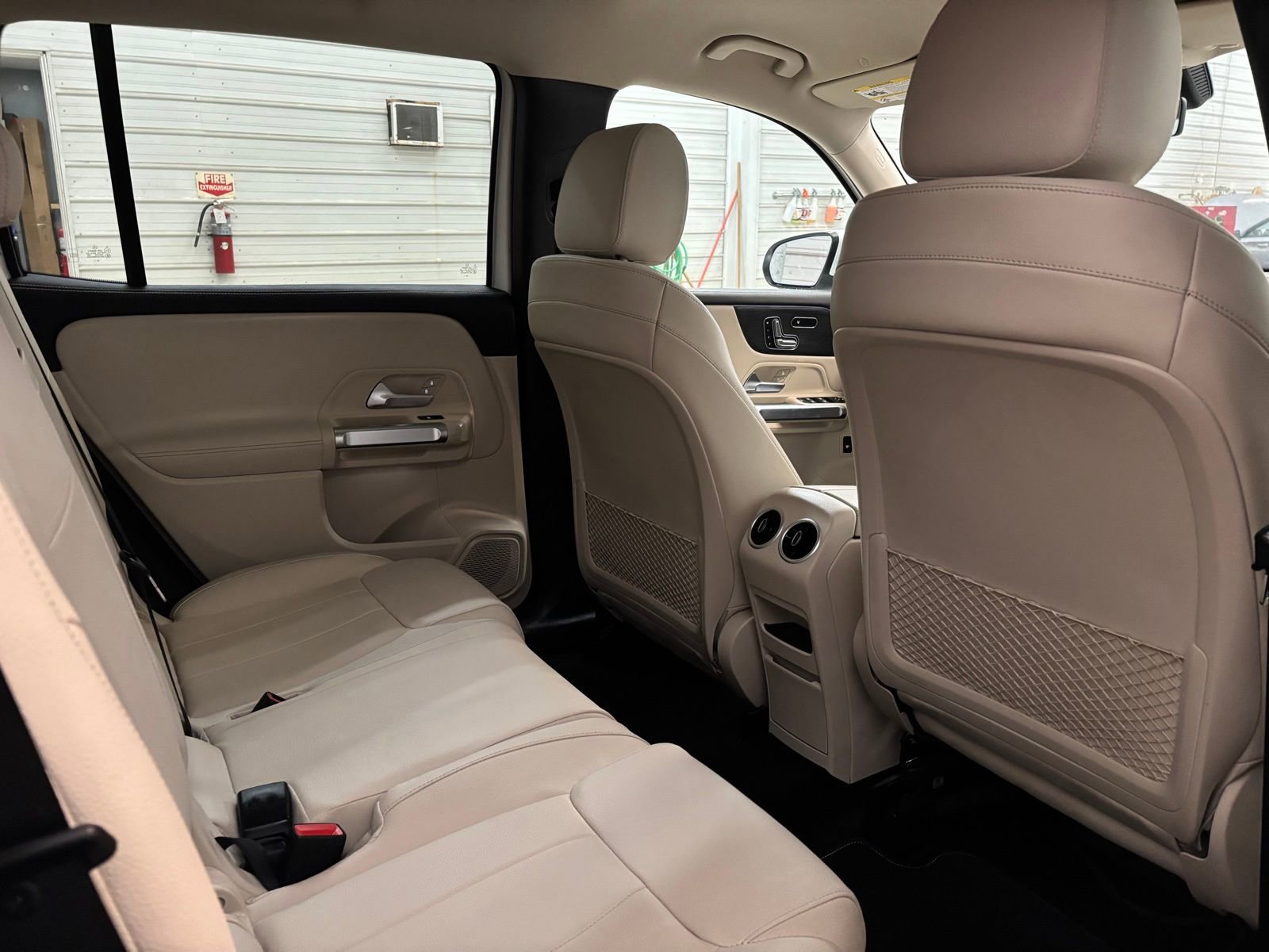 Used 2021 Mercedes-Benz GLB 250 4MATIC image 31