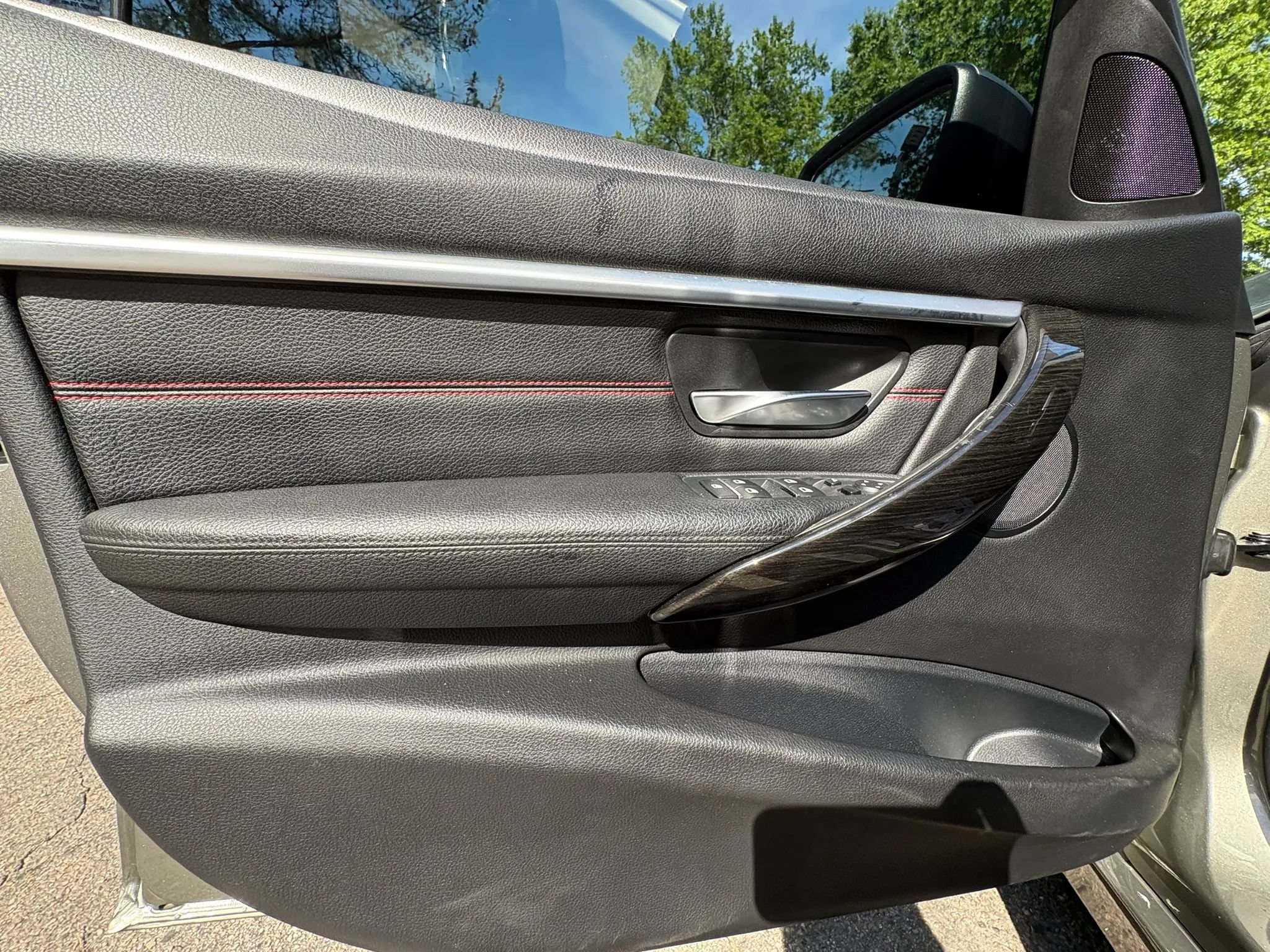 Used 2017 BMW 330i xDrive Sedan AWD/4WD image 27