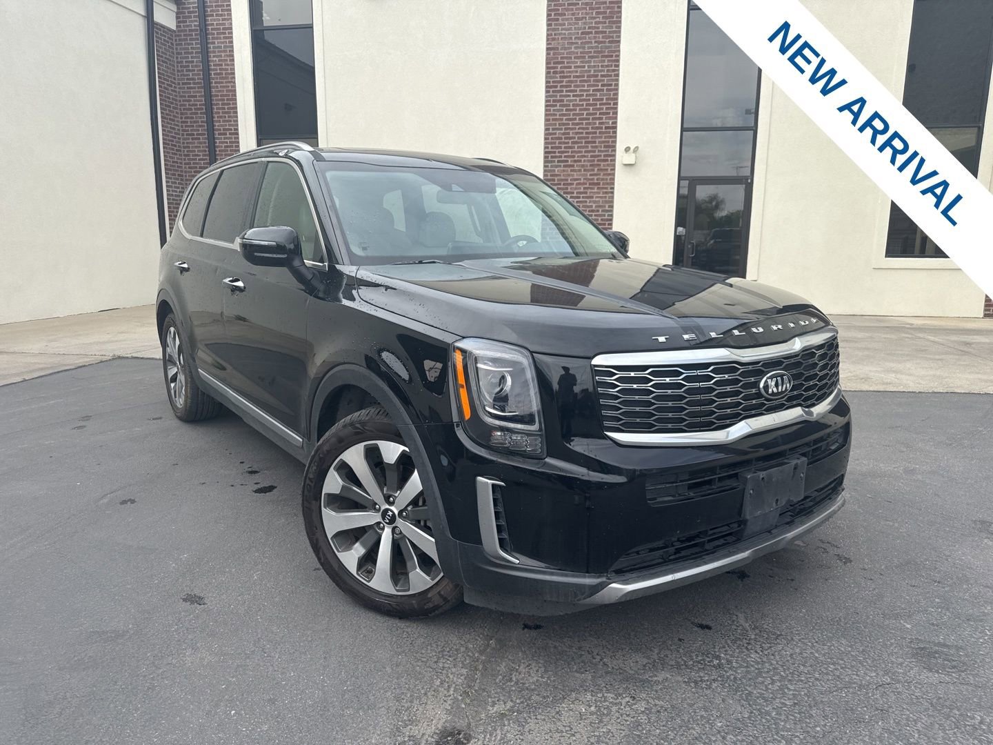 Used 2020 Kia Telluride S w/ S 8 Passenger Seating Package image 1