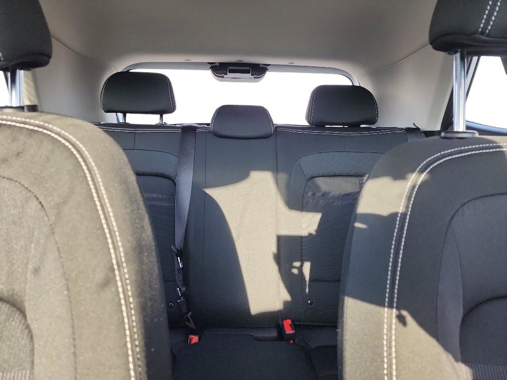 Used 2025 Hyundai Venue SEL image 17