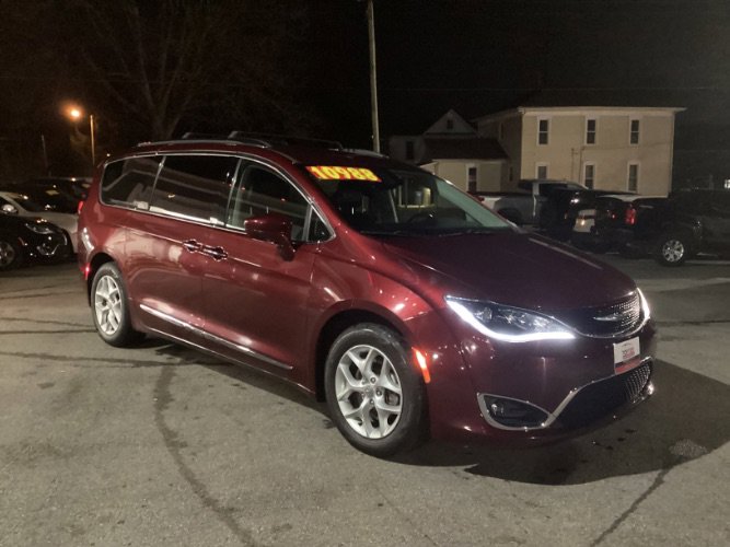 Used 2018 Chrysler Pacifica Touring-L Plus w/ Tire & Wheel Group image 2