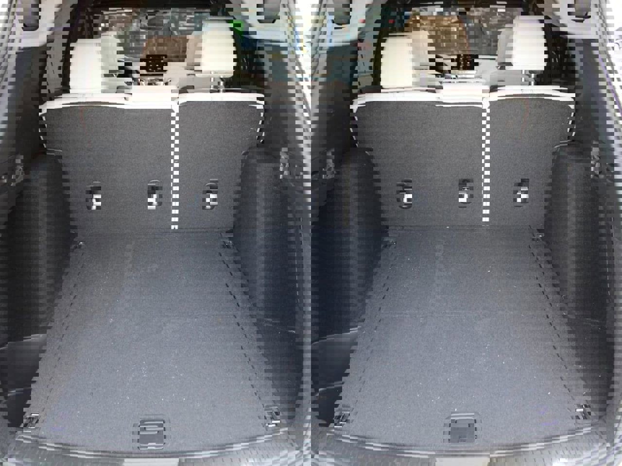 Used 2025 Acura RDX SH-AWD image 11