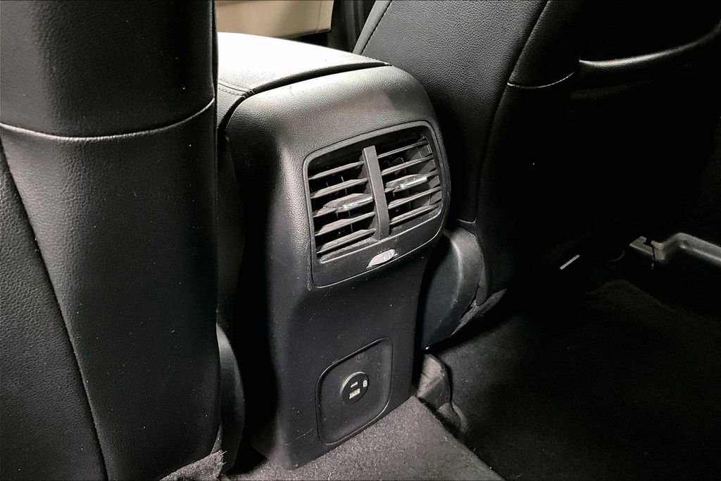 Used 2020 Ford Escape Titanium image 31