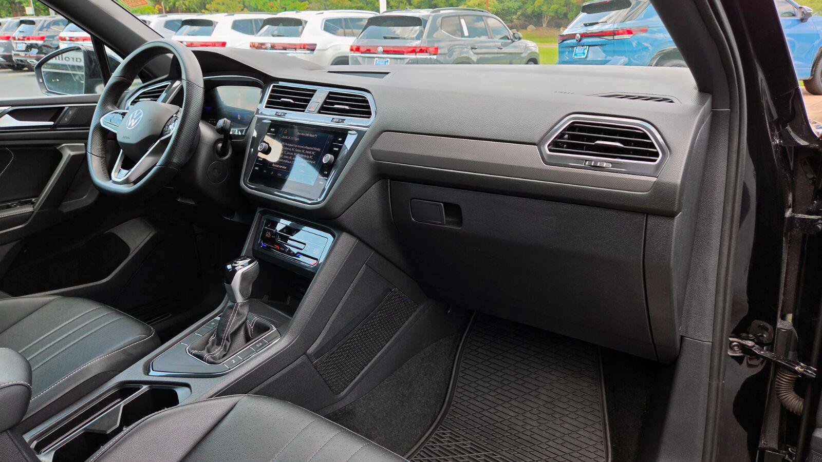 Used 2023 Volkswagen Tiguan SE R-Line FWD image 50