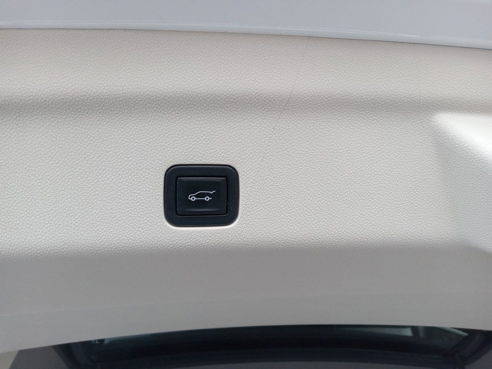 Used 2023 Cadillac Escalade Premium Luxury Platinum image 25