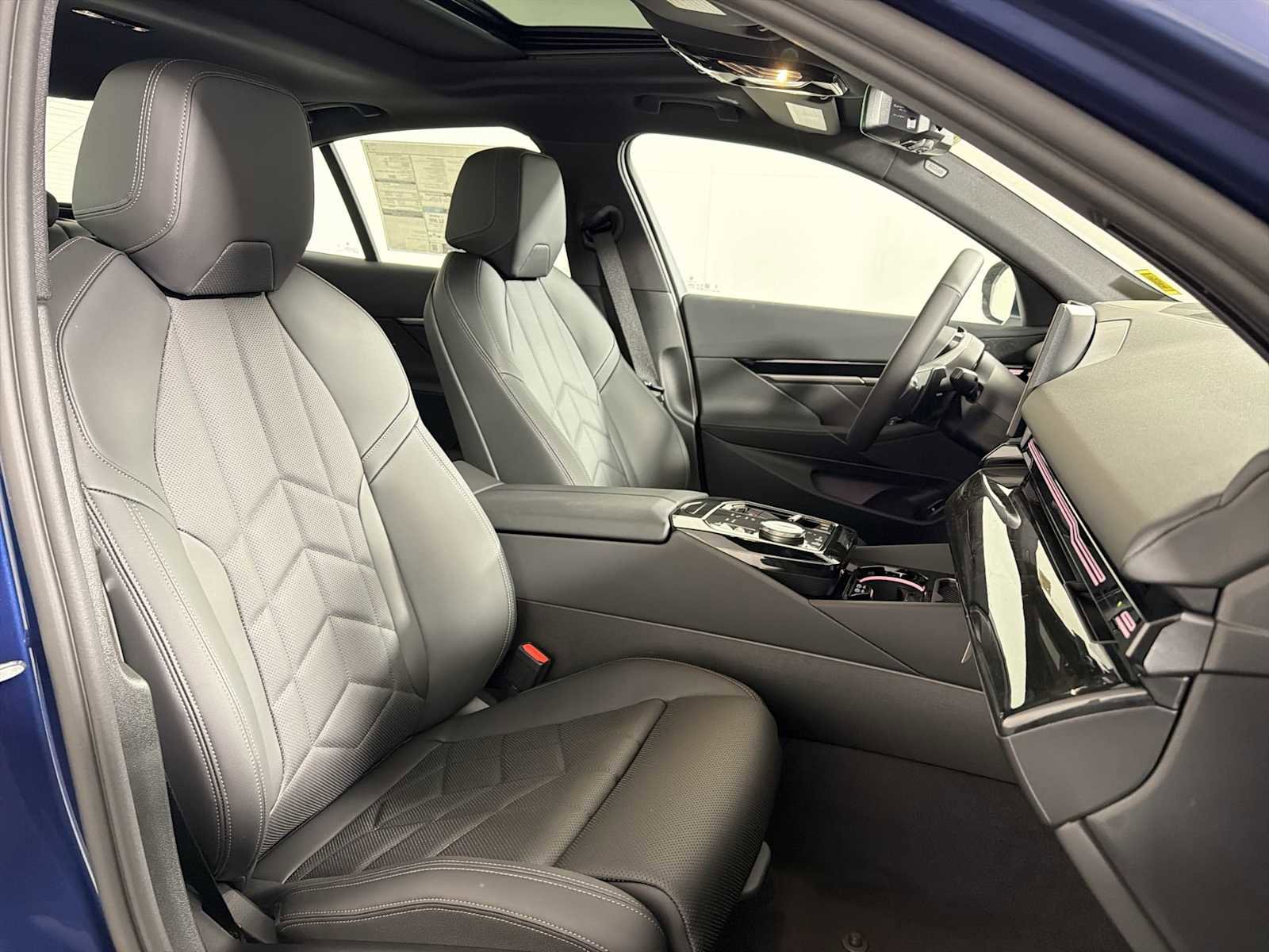 New 2026 BMW 530i xDrive w/ Premium Package image 21