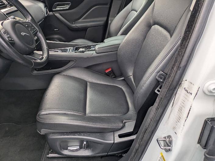 Used 2019 Jaguar F-PACE Premium AWD/4WD image 10
