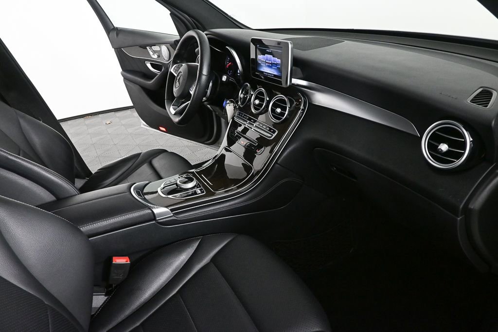 Used 2018 Mercedes-Benz GLC 300 image 24