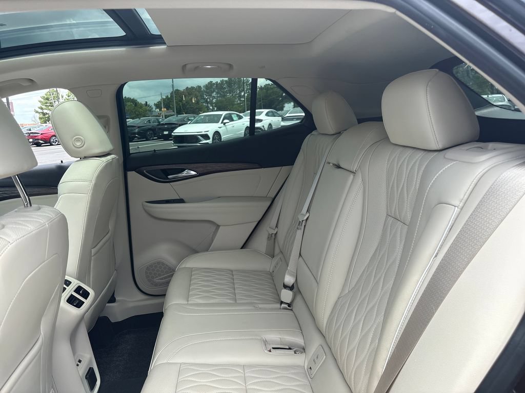 Used 2023 Buick Envision Avenir FWD image 27