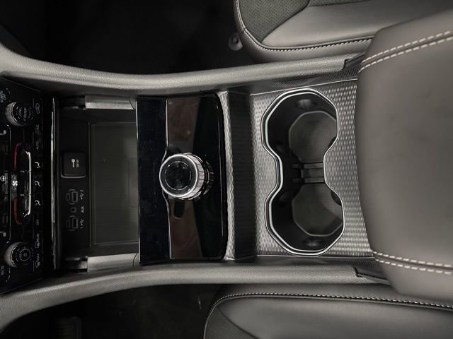 New 2025 Jeep Grand Cherokee Altitude image 11