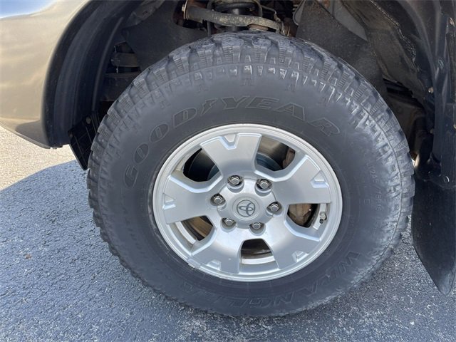 Used 2014 Toyota Tacoma 4x4 Access Cab image 10