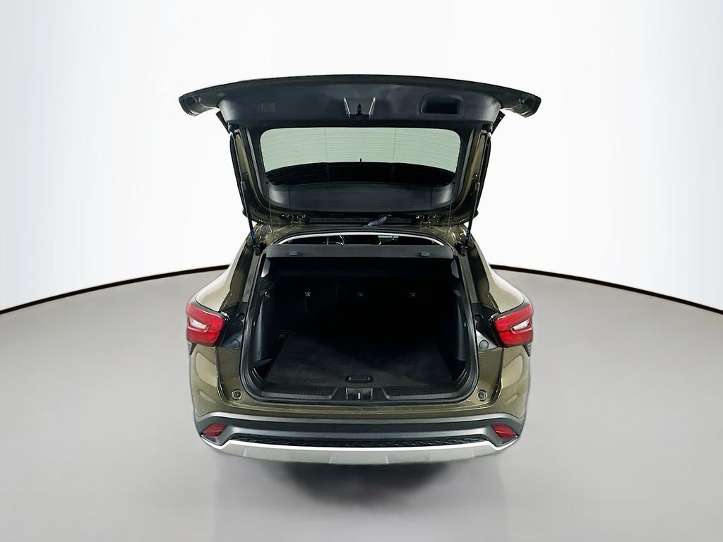 Used 2024 Chevrolet Trax LT w/ LT Convenience Package FWD image 28