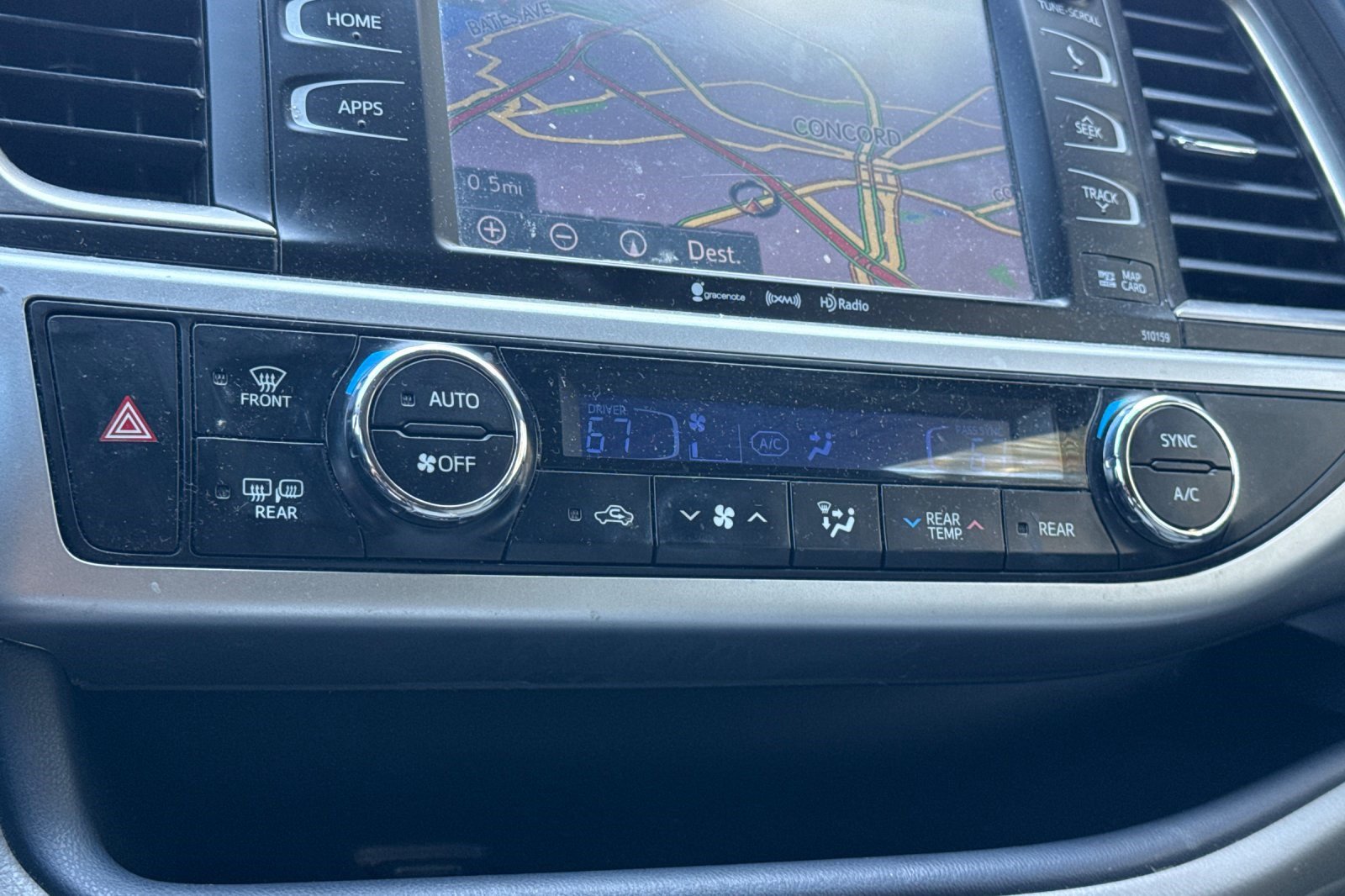 Used 2016 Toyota Highlander XLE AWD/4WD image 18