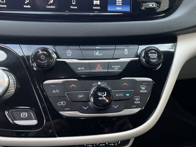 Used 2022 Chrysler Pacifica Touring-L FWD image 18
