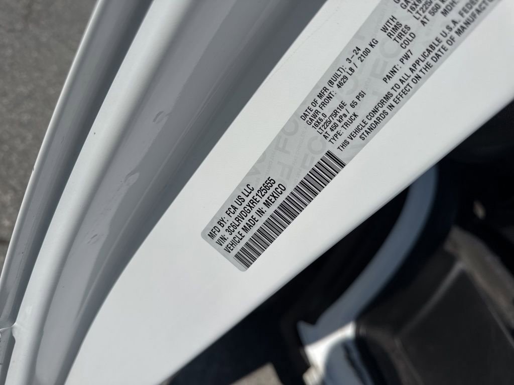 Used 2024 RAM ProMaster 2500 w/ Convenience Group image 32