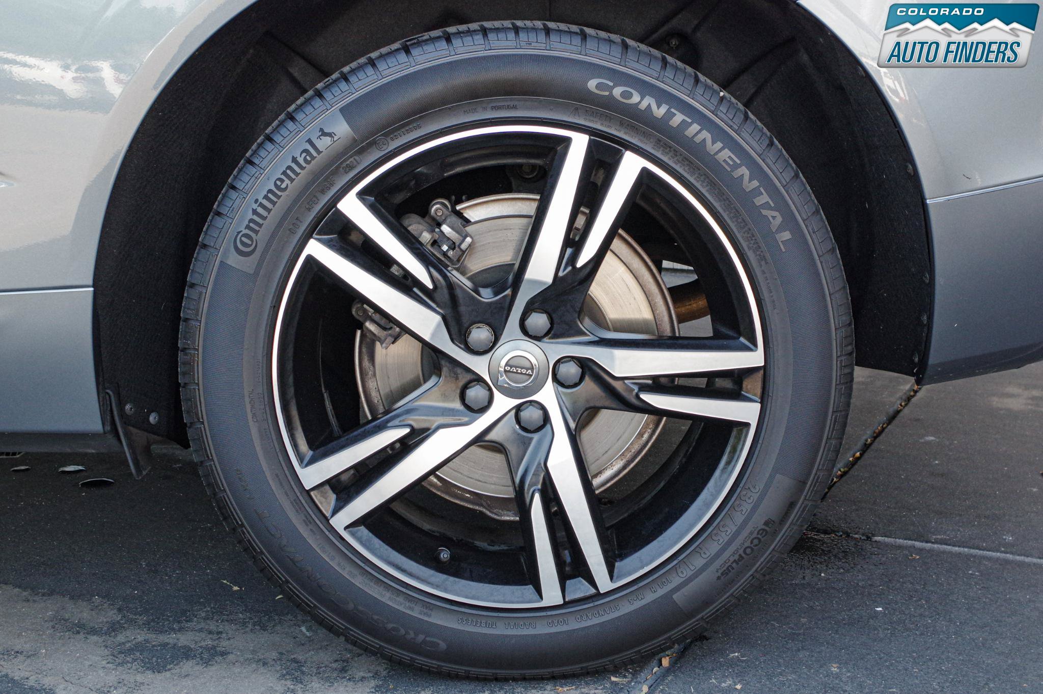 Used 2018 Volvo XC60 T6 R-Design w/ Convenience Package AWD/4WD image 25