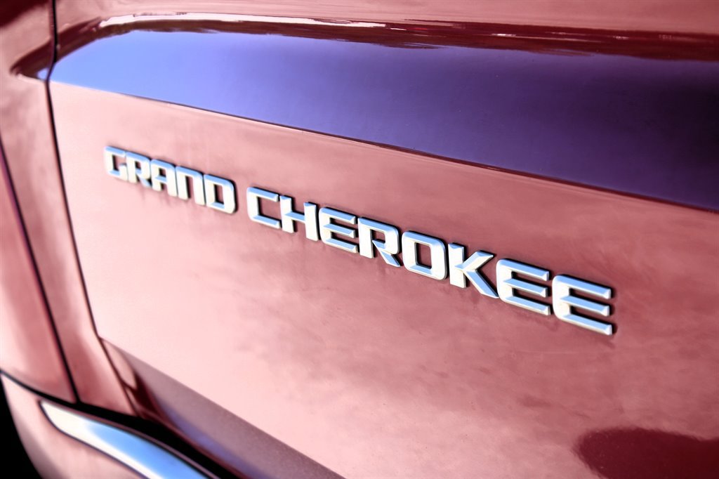 Used 2015 Jeep Grand Cherokee Summit w/ Platinum Series Group AWD/4WD image 11