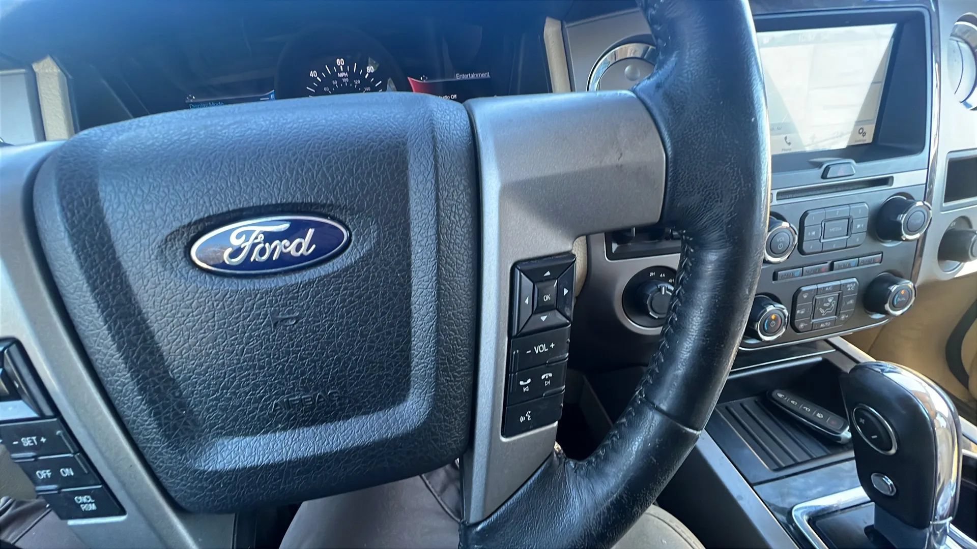 Used 2017 Ford Expedition EL Limited w/ Equipment Group 301A AWD/4WD image 15