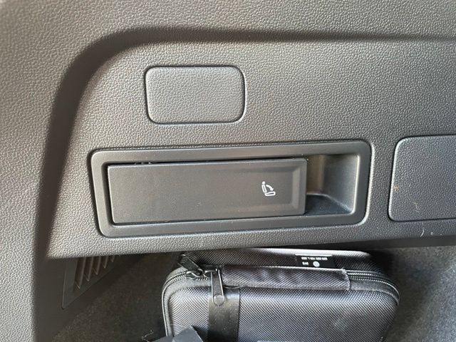 Used 2022 Volkswagen Tiguan SE AWD/4WD image 60