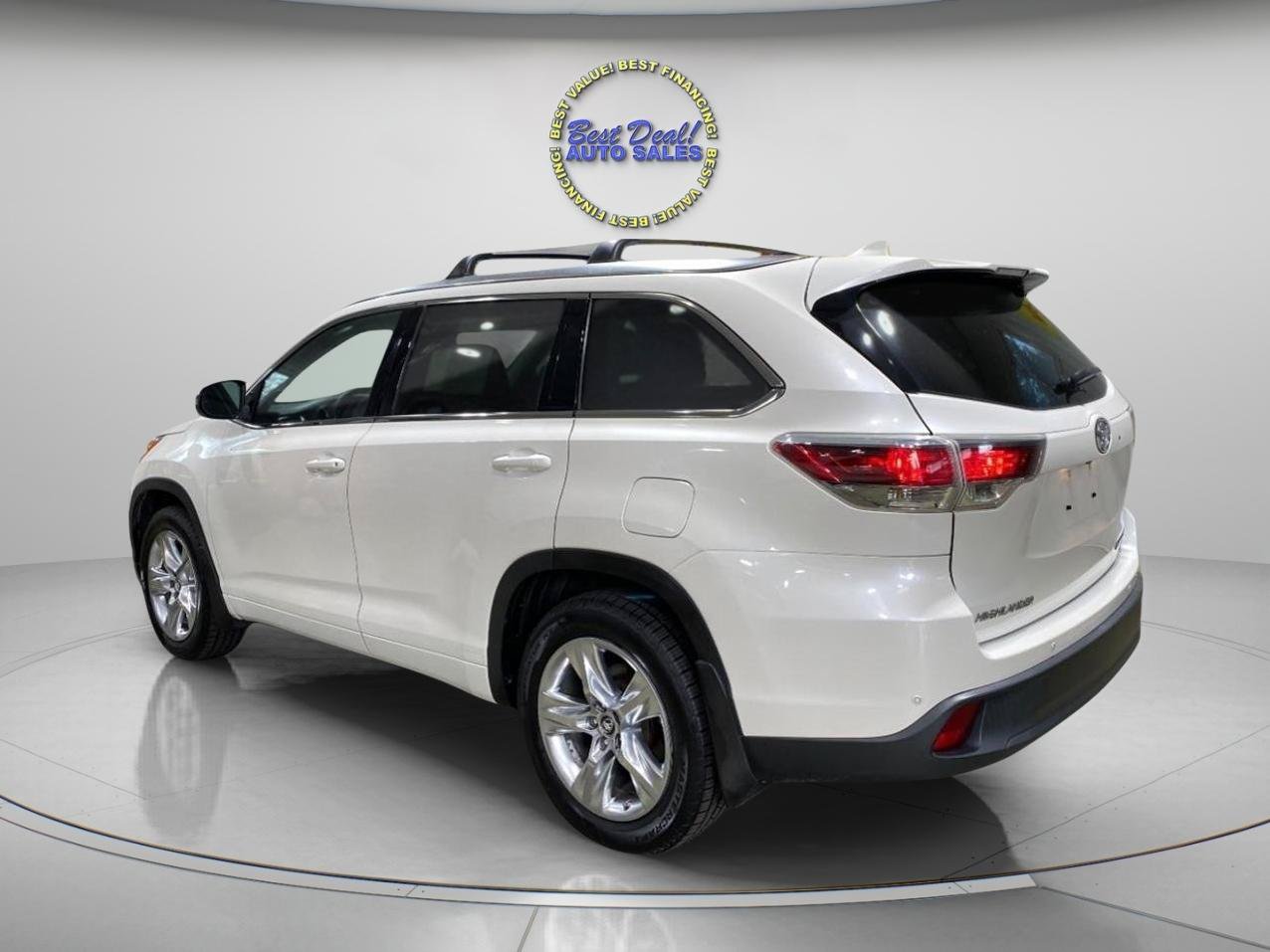 Used 2016 Toyota Highlander Limited Platinum AWD/4WD image 3