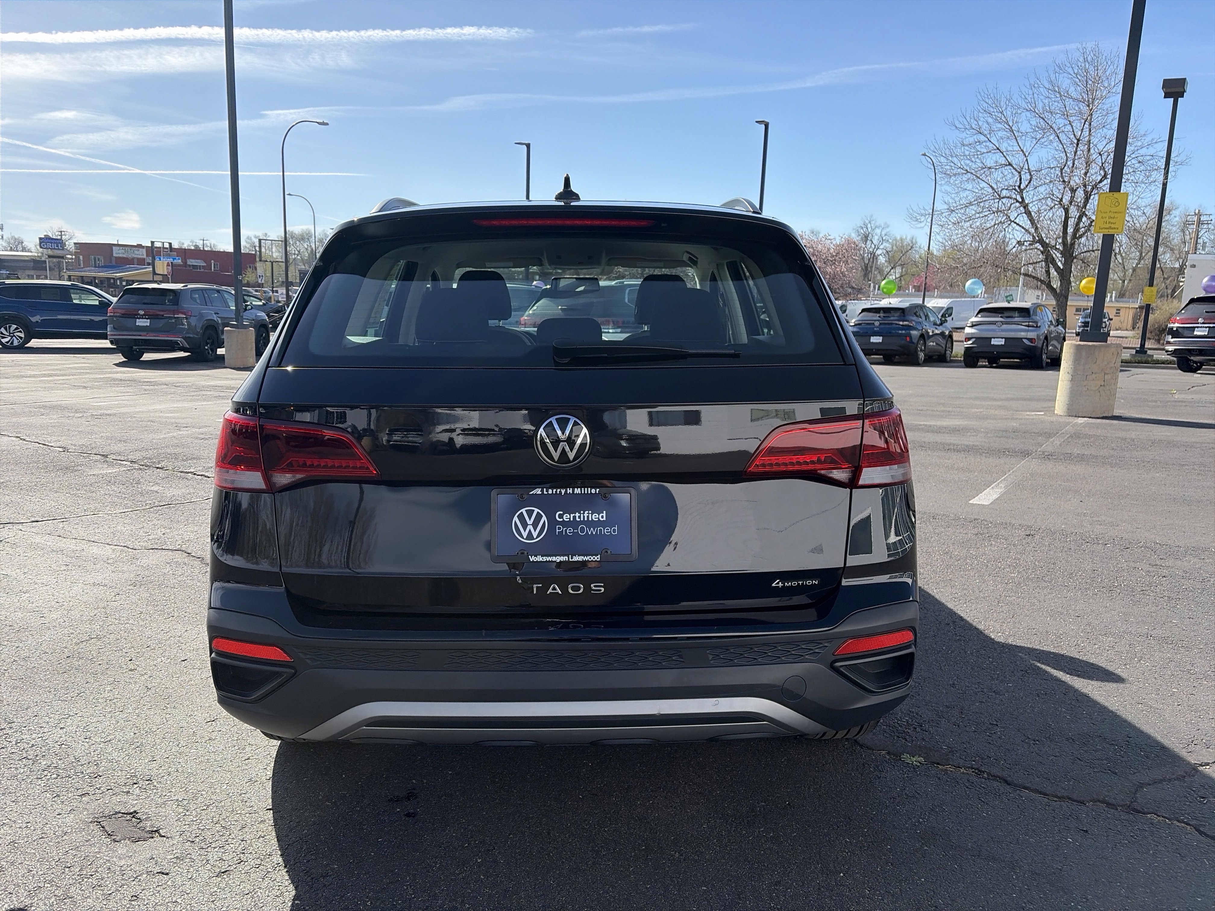 Certified 2022 Volkswagen Taos S image 6