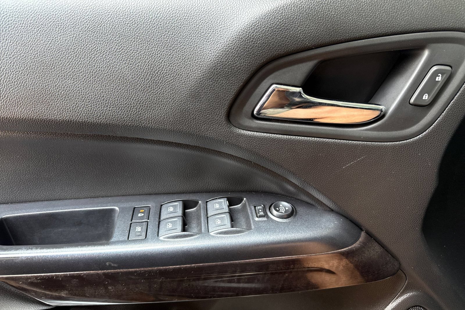 Used 2020 GMC Canyon SLE w/ Elevation Edition AWD/4WD image 10