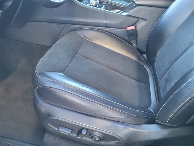 Certified 2024 Jeep Grand Cherokee L Laredo image 16