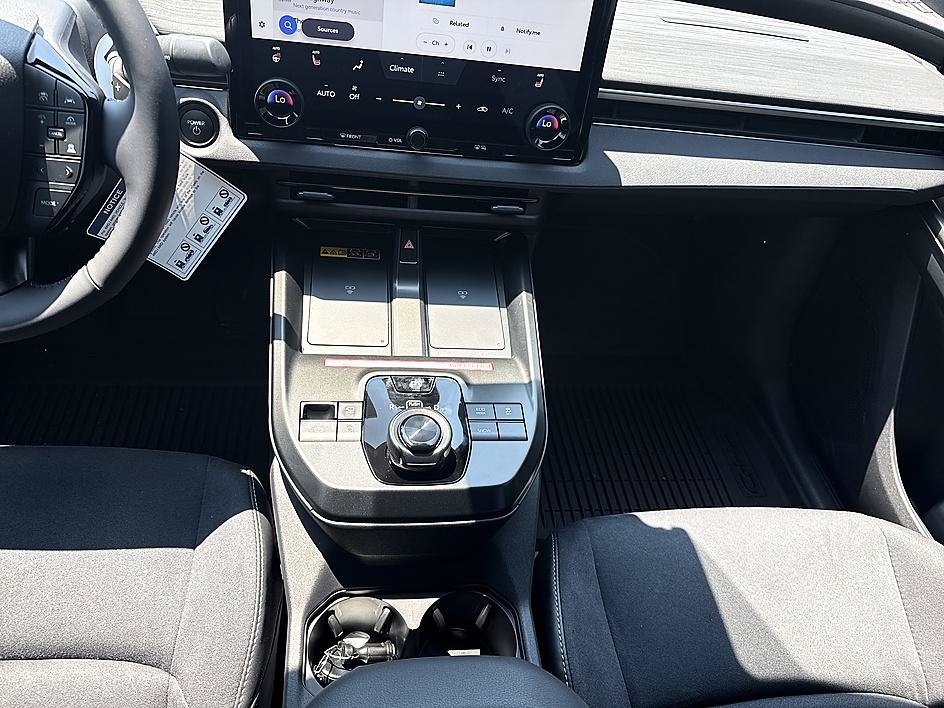 New 2026 Toyota C-HR AWD/4WD image 18