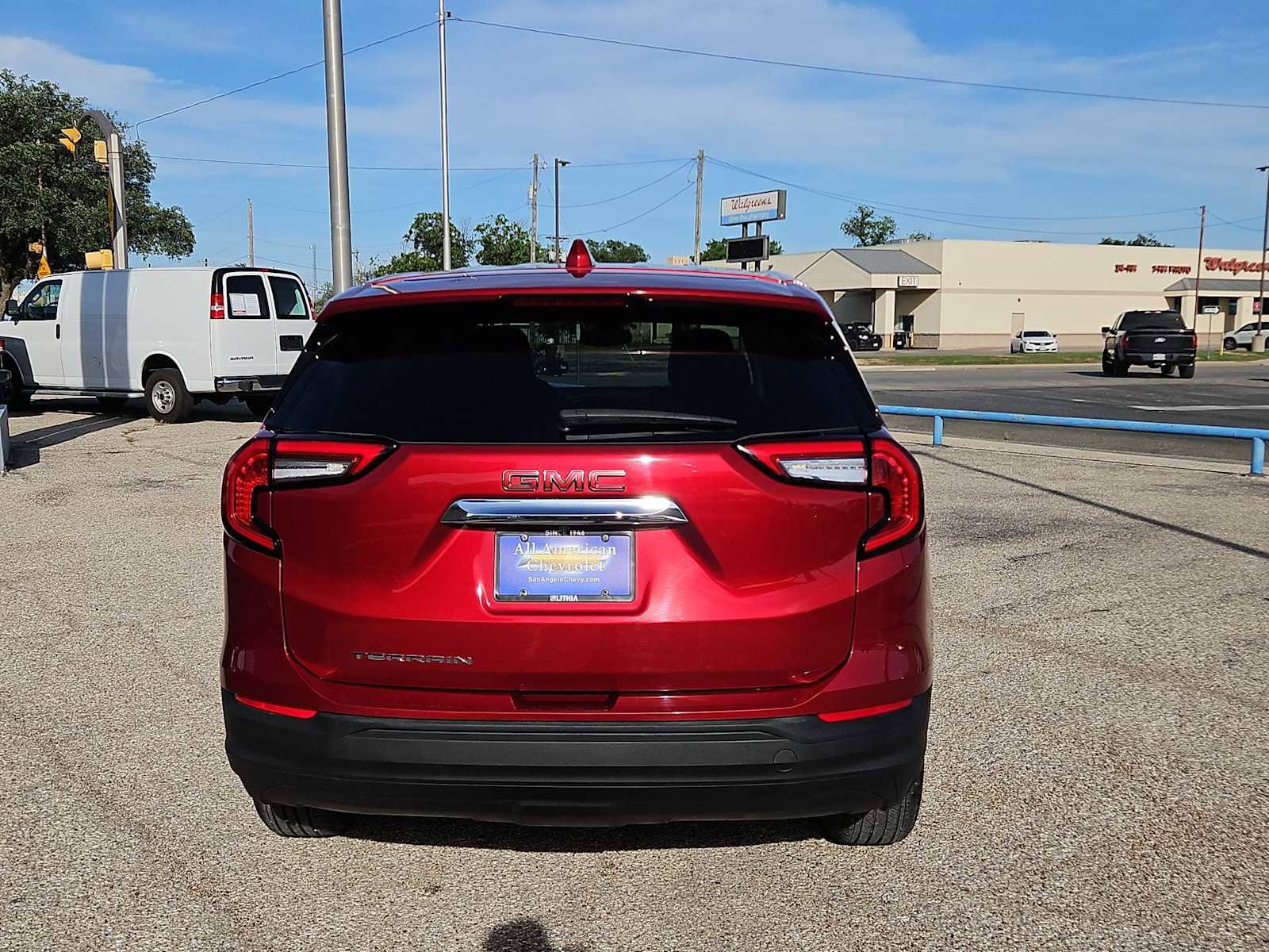 Used 2024 GMC Terrain SLE FWD image 7