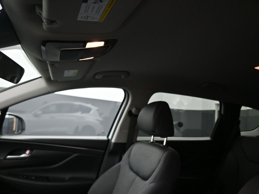 Used 2023 Hyundai Santa Fe SE image 2