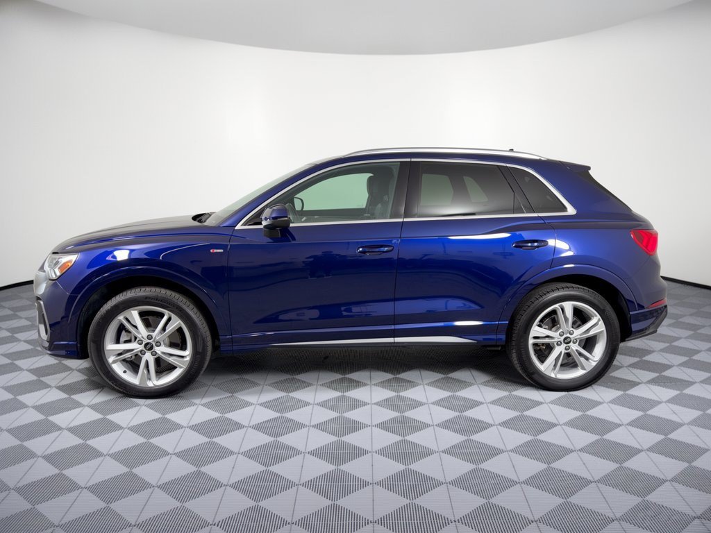Used 2024 Audi Q3 2.0T Premium AWD/4WD image 2
