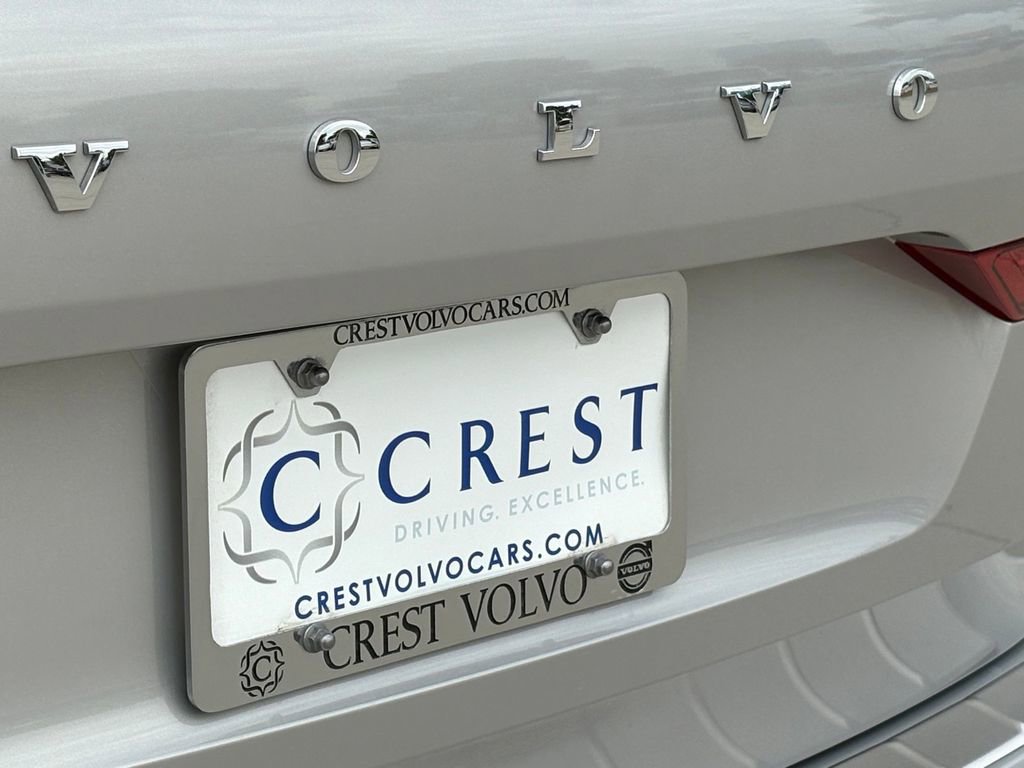 Used 2023 Volvo XC60 B5 Ultimate w/ Climate Package image 9