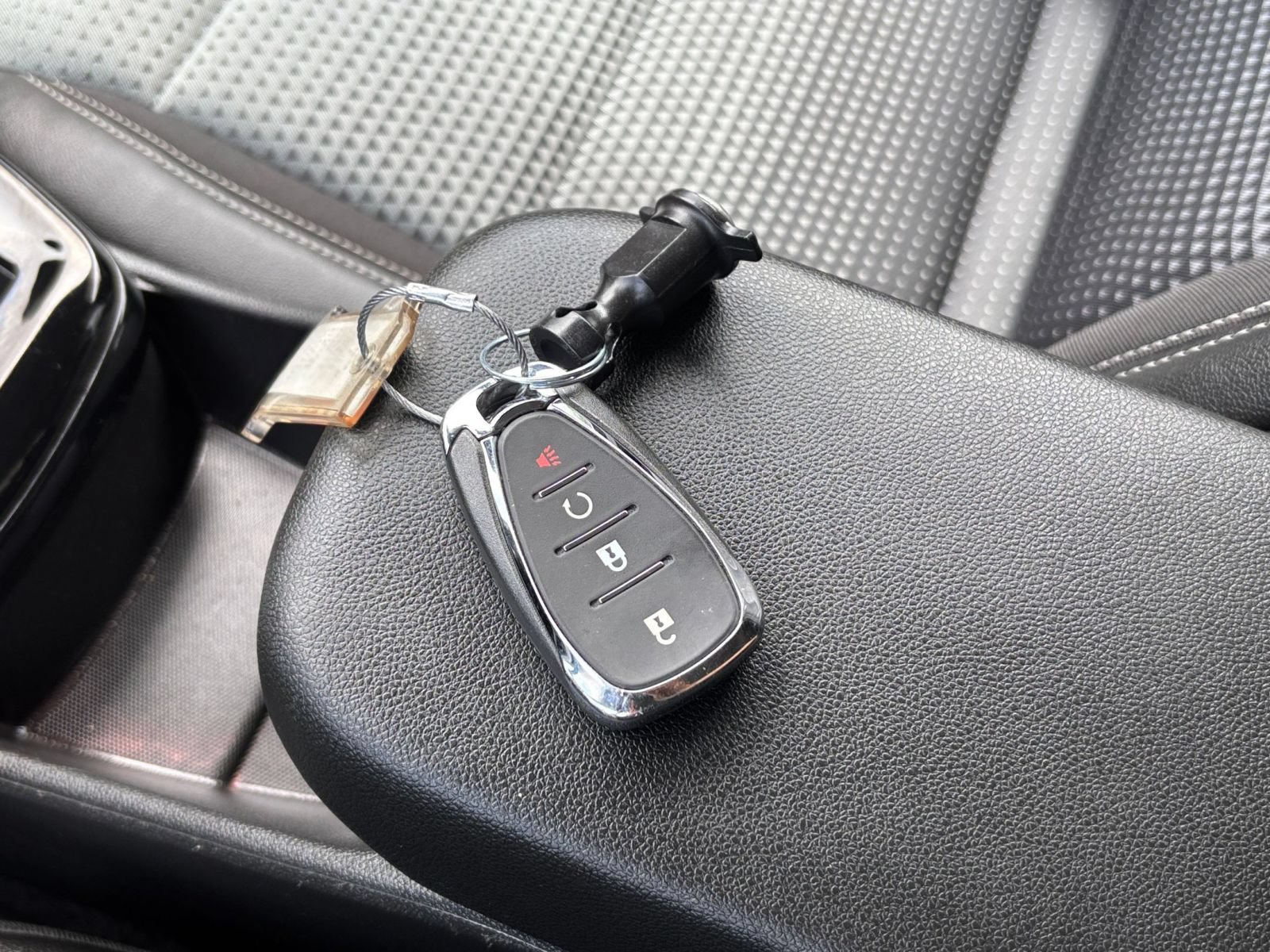 Used 2025 Chevrolet Trax LT FWD image 20