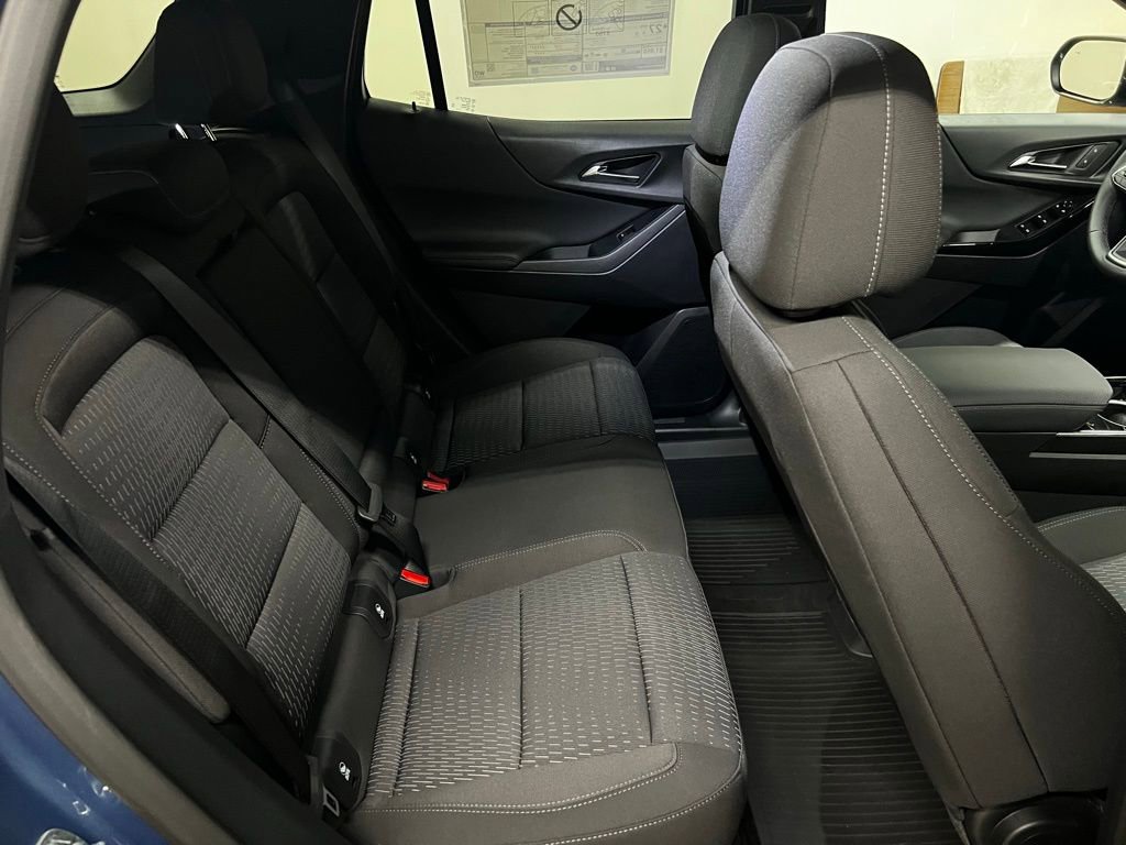 New 2026 Chevrolet Equinox LT w/ Safety and Technology Package image 32