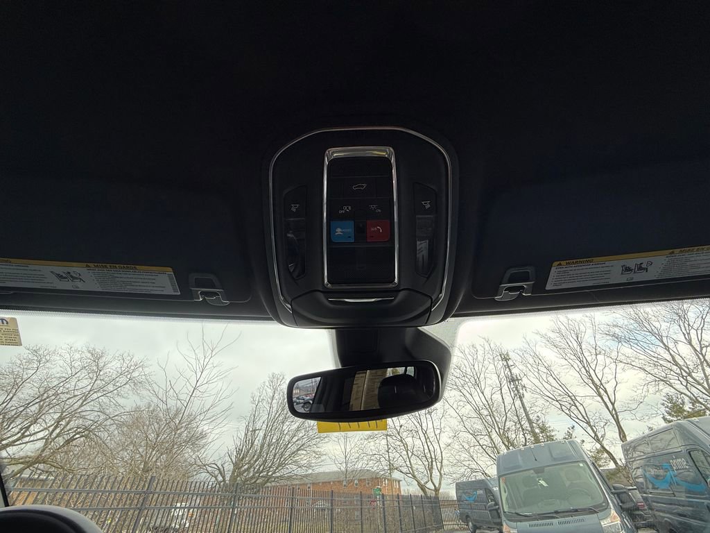 Used 2023 Jeep Grand Cherokee L Laredo image 29