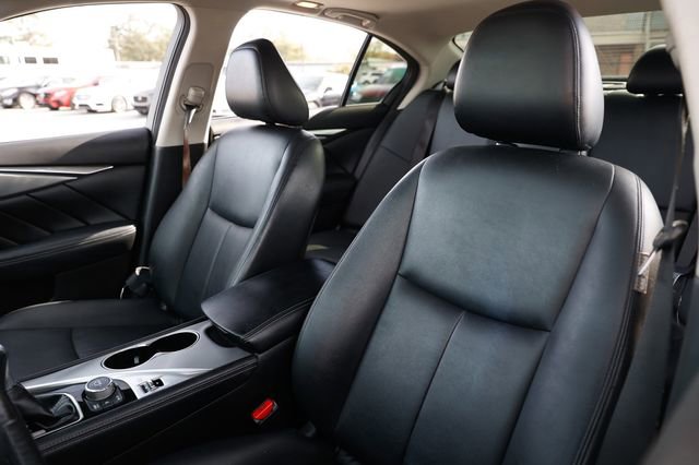 Used 2016 INFINITI Q50 3.0t Premium w/ 3.0T Premium Plus Package image 9
