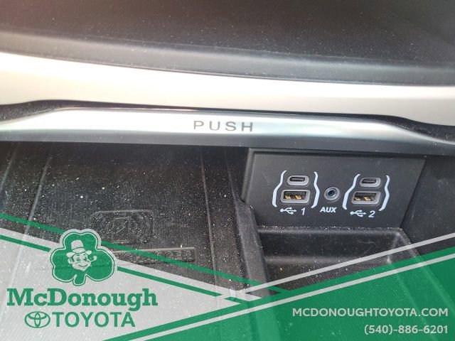 Used 2023 Chrysler Pacifica Limited w/ Trailer Tow Group image 23