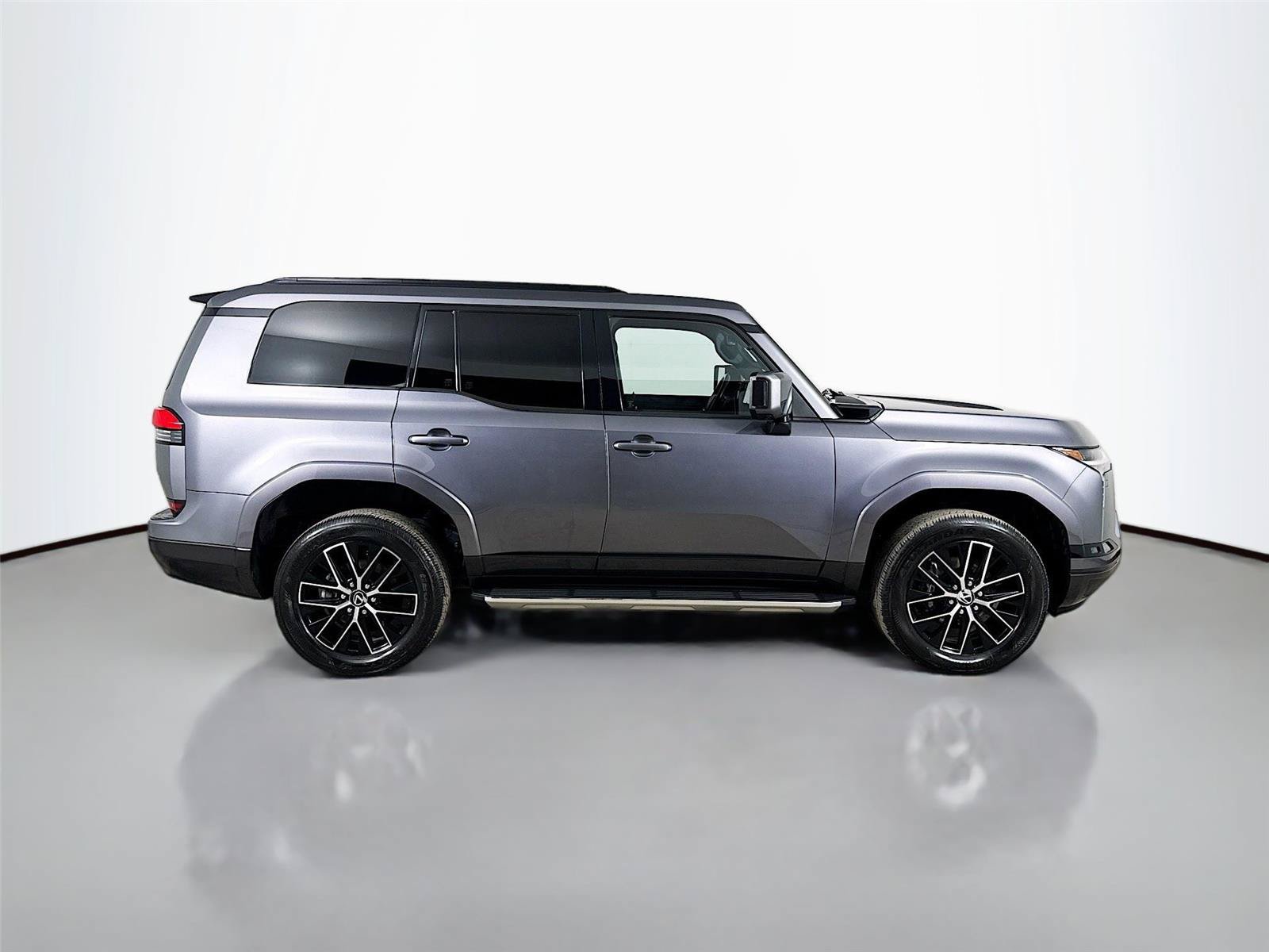 Used 2024 Lexus GX 550 w/ Accessory Package (Z1) AWD/4WD image 10