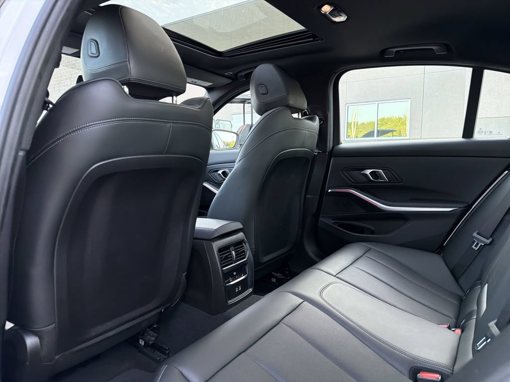 Used 2025 BMW 330i Sedan RWD image 12