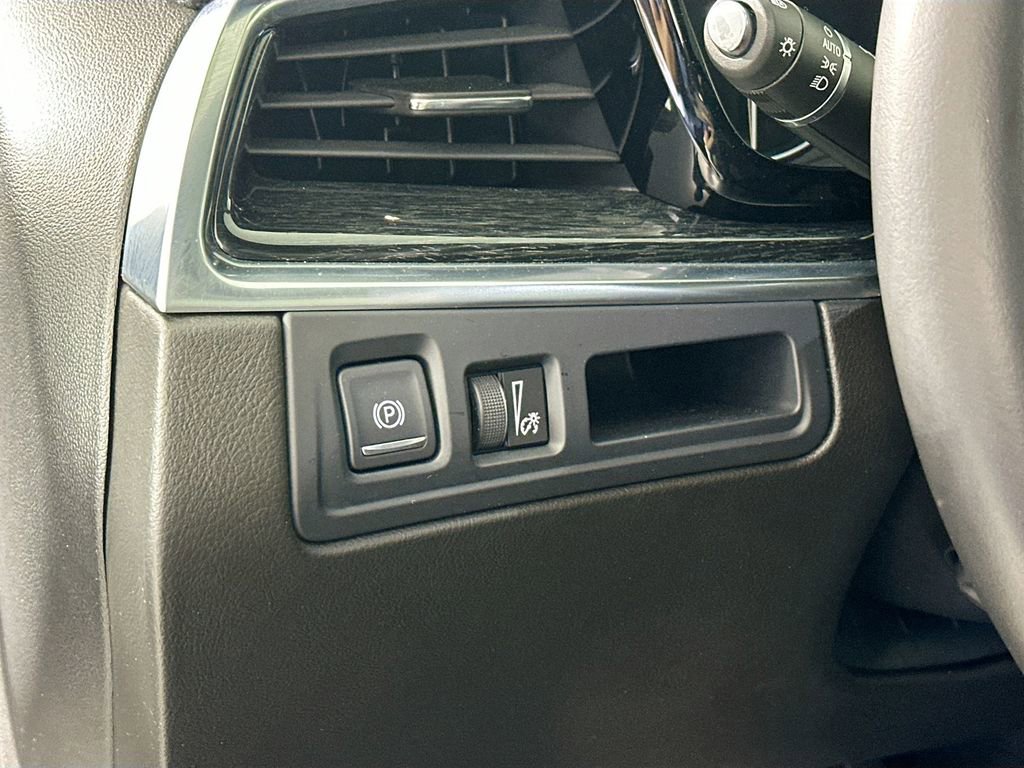 Used 2023 Cadillac XT5 Premium Luxury image 10