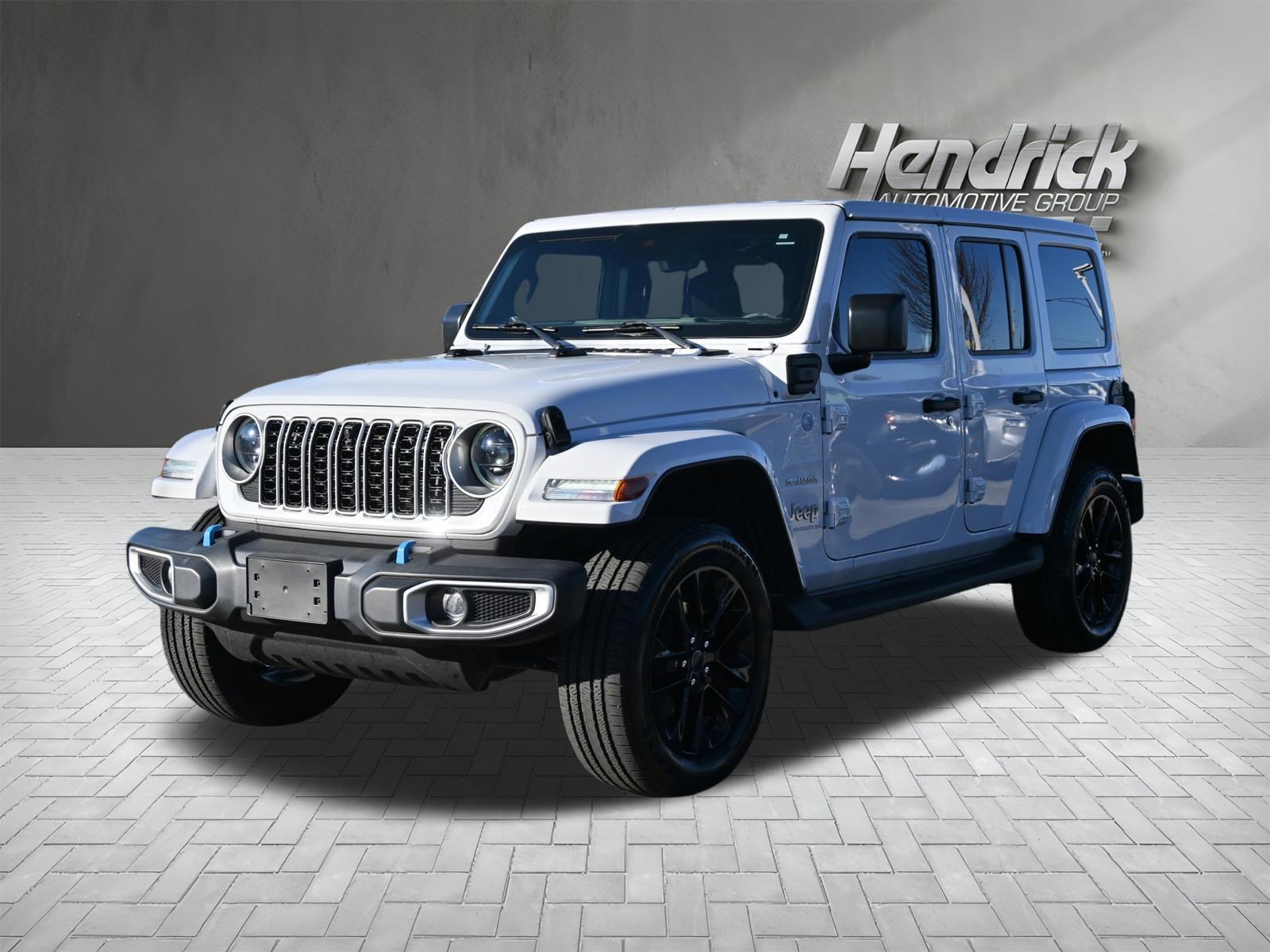 Used 2024 Jeep Wrangler Sahara w/ Technology Group image 7