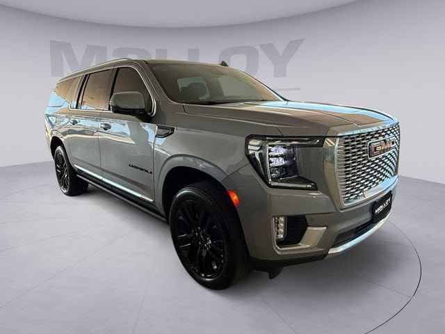 Used 2024 GMC Yukon XL Denali w/ Advanced Technology Package image 7