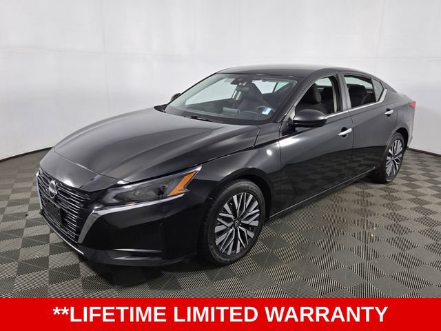 Used 2024 Nissan Altima 2.5 SV FWD image 3