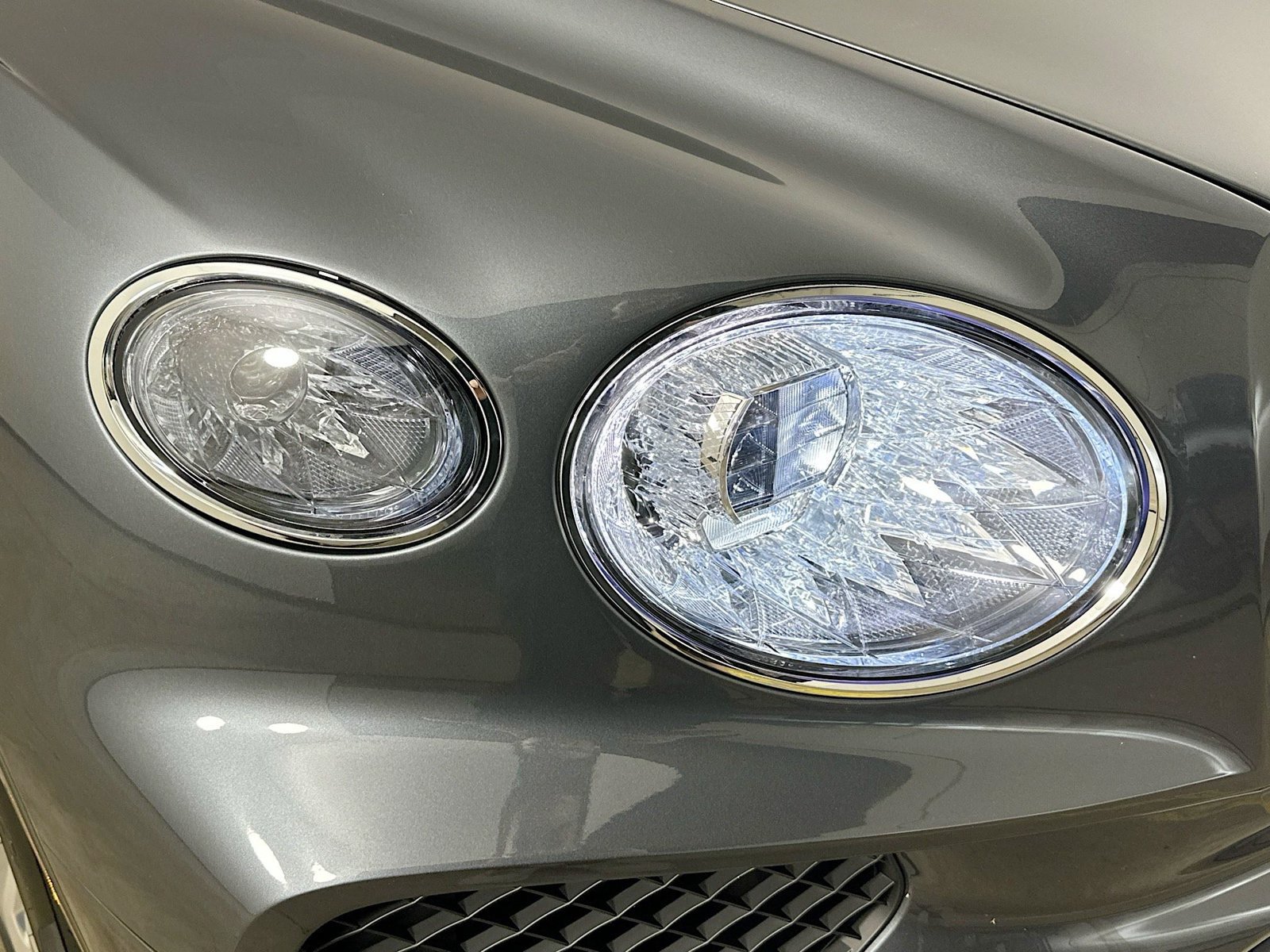 New 2026 Bentley Bentayga Extended Wheelbase AWD/4WD image 13
