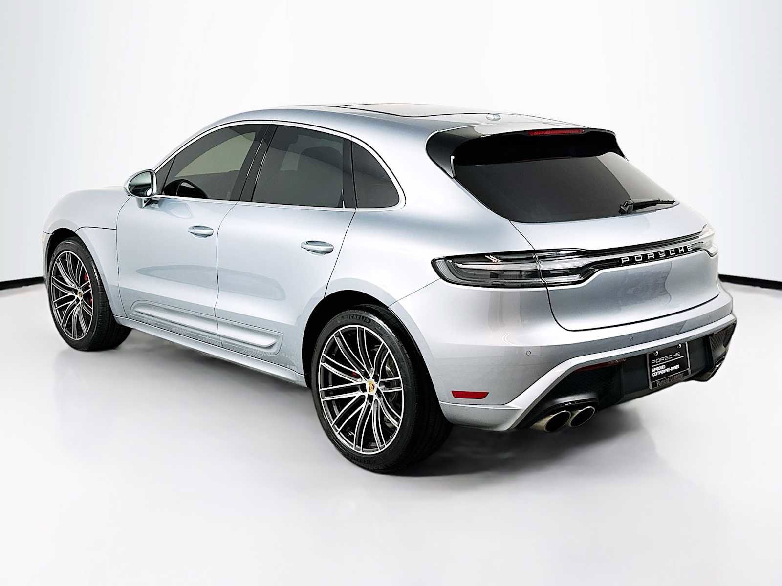 Certified 2025 Porsche Macan S image 3