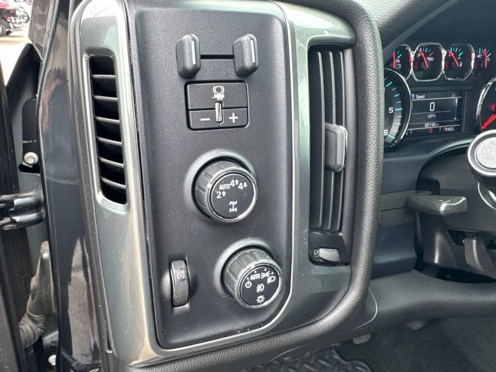 Used 2018 Chevrolet Silverado 1500 LT w/ All Star Edition AWD/4WD image 14