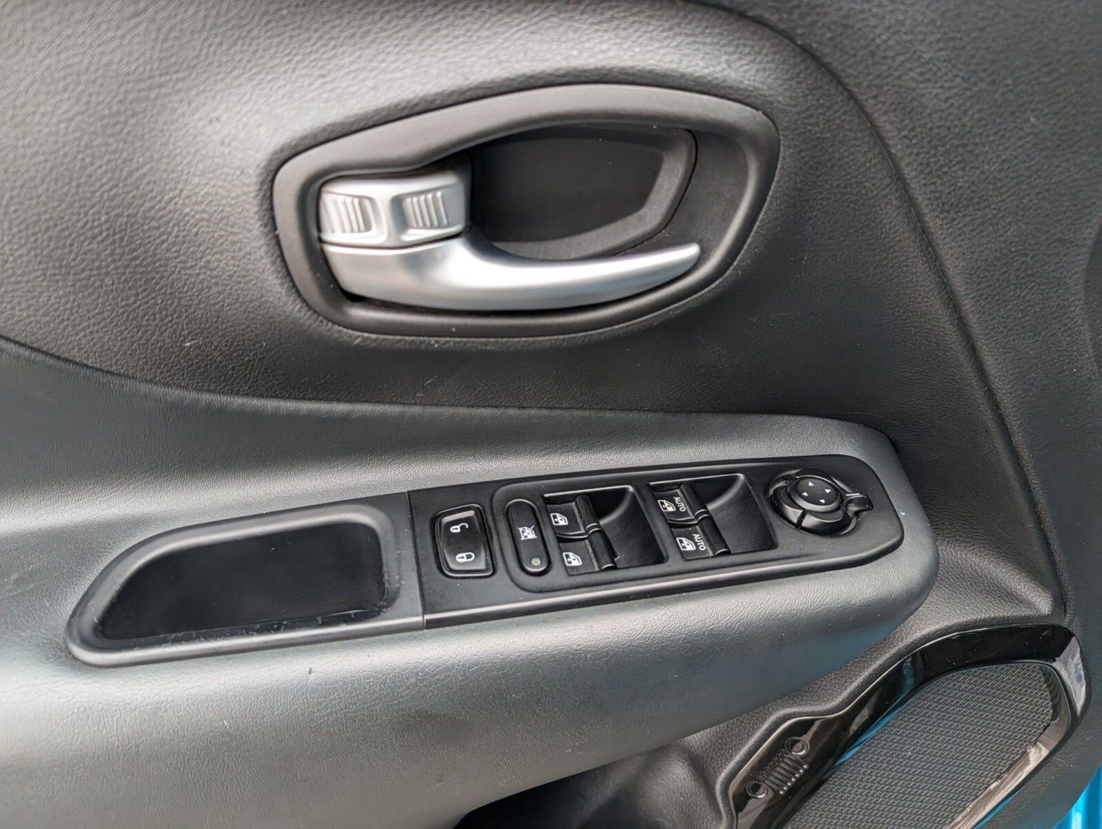 Used 2022 Jeep Renegade Altitude w/ Convenience Group image 23