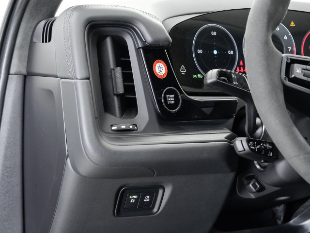 Certified 2025 Porsche Cayenne GTS AWD/4WD image 9