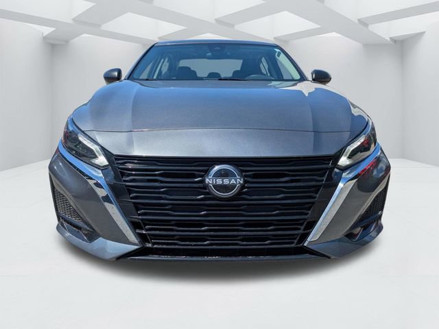 Used 2025 Nissan Altima 2.5 SV FWD image 10